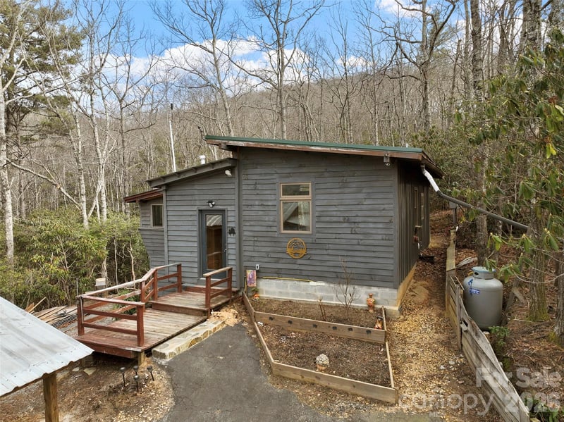141 Overlook Dr #30, Spruce Pine, NC 28777