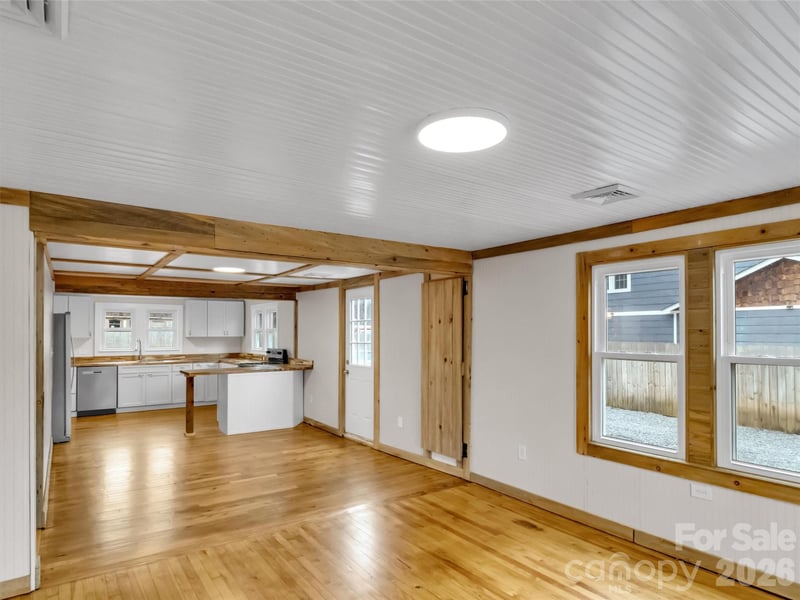 106 Long St, Waynesville, NC 28786