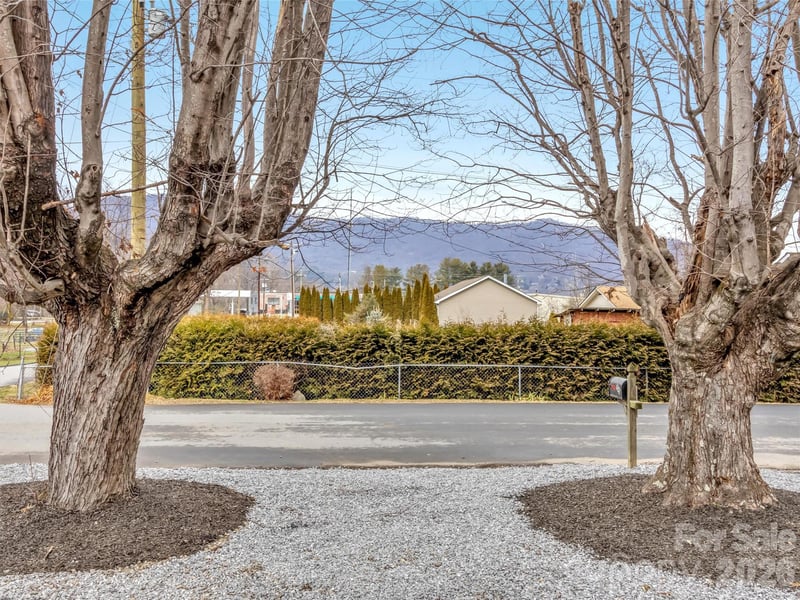 106 Long St, Waynesville, NC 28786