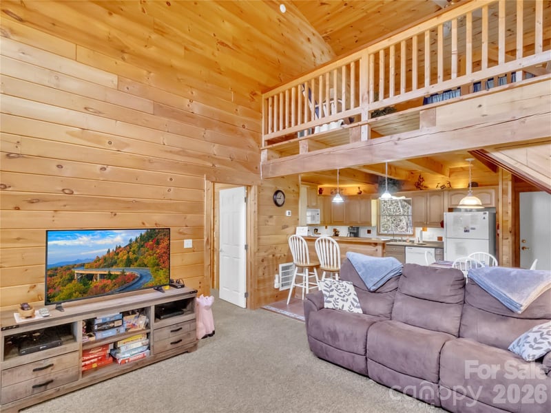 30 Edgewater Ln, Maggie Valley, NC 28751