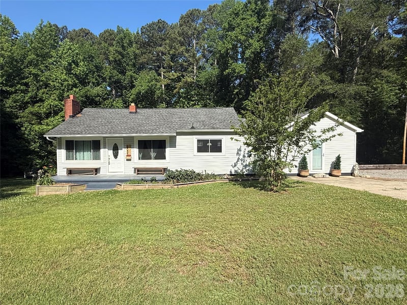 2033 Puetts Chapel Rd, Bessemer City, NC 28016