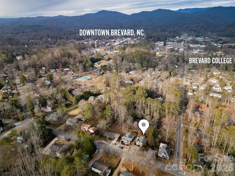 401 Park Ave, Brevard, NC 28712