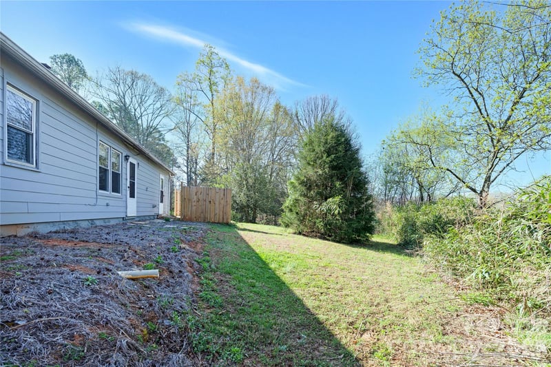 6716 Navajo Trl, Sherrills Ford, NC 28673