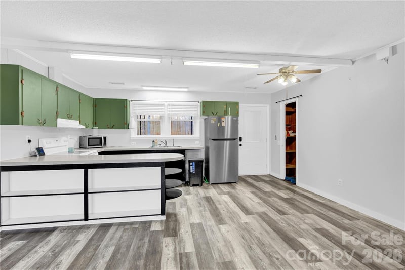 6716 Navajo Trl, Sherrills Ford, NC 28673
