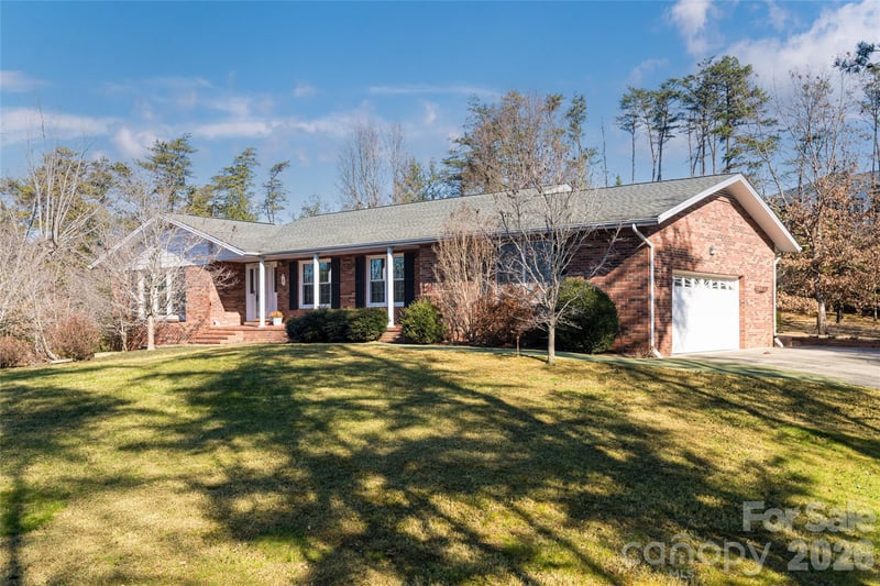 15 Lackey Ln, Asheville, NC 28804