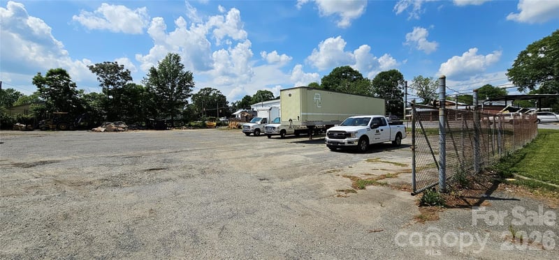E Main St, Dallas, NC 28120