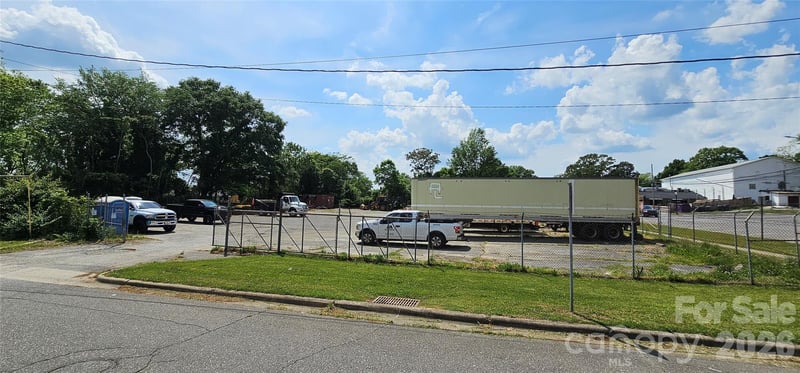E Main St, Dallas, NC 28120