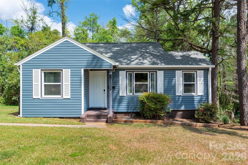 2516 Columbus Cir, Charlotte, NC 28208