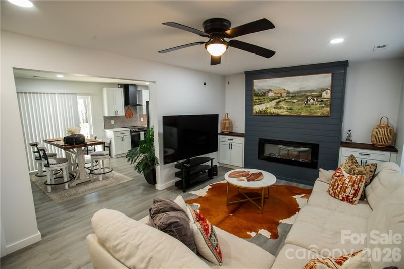2116 Eastway Dr, Charlotte, NC 28205