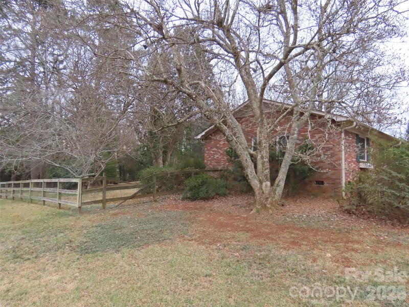 7636 Michael Dr, Charlotte, NC 28215