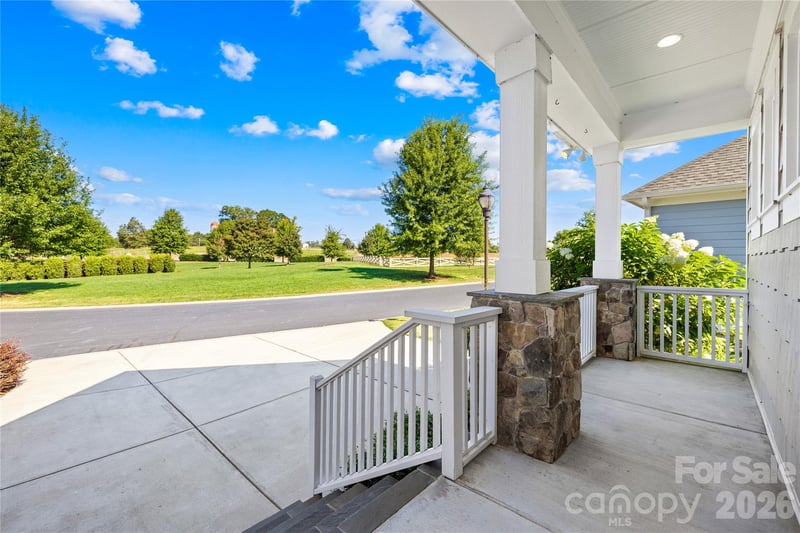 124 Sisters Cove Ct, Mooresville, NC 28117