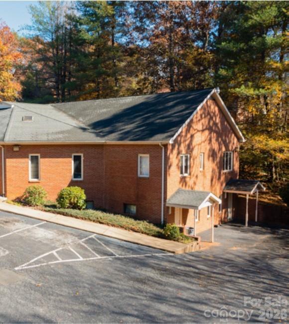 1170 Medical Ct, Marion, NC 28752