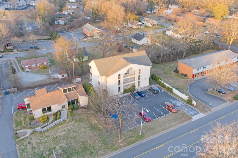 241 16th Ave, Hickory, NC 28601