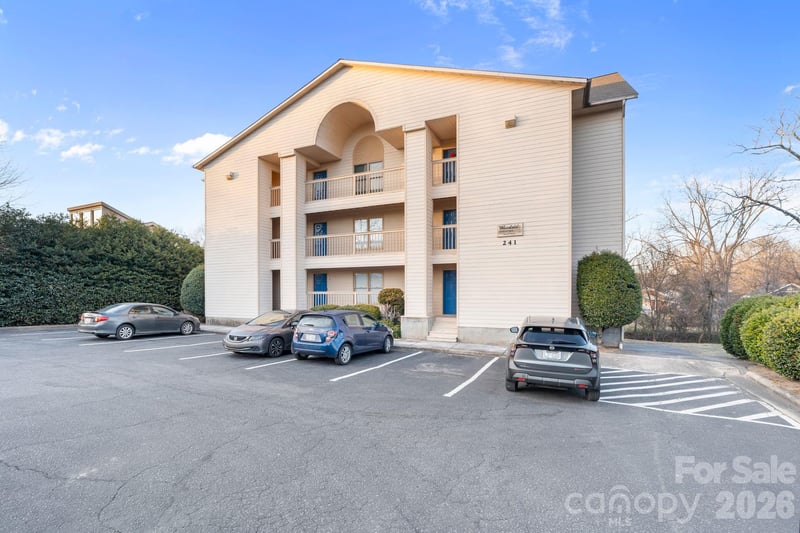 241 16th Ave, Hickory, NC 28601