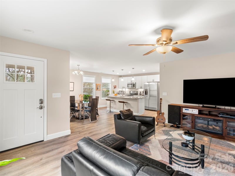 92 Lakeside Dr, Asheville, NC 28806