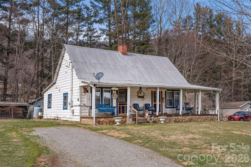 1496 Allens Creek Rd, Waynesville, NC 28786
