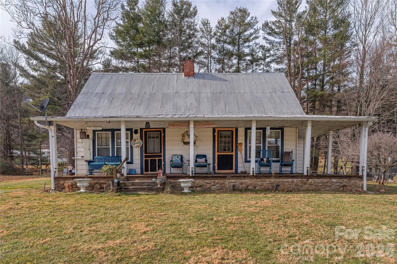 1496 Allens Creek Rd, Waynesville, NC 28786