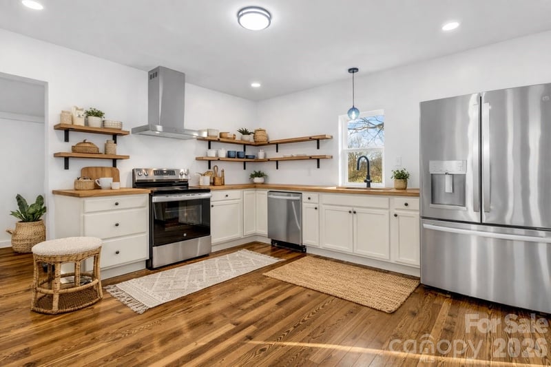 246 Marion St, Marion, NC 28752