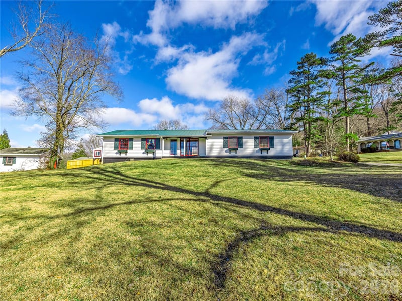 34 Southwicke Dr, Arden, NC 28704