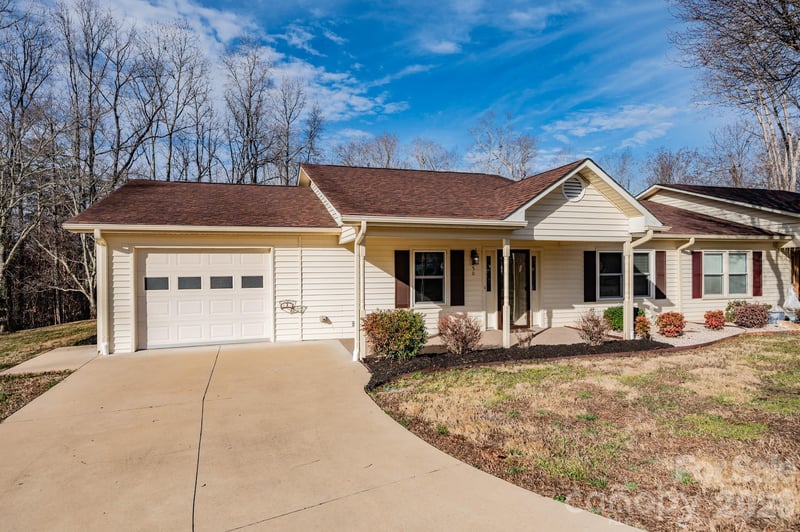 250 Eastwood Village Dr, Bostic, NC 28018