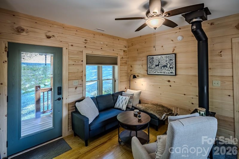 225 Oak Rd, Beech Mountain, NC 28604