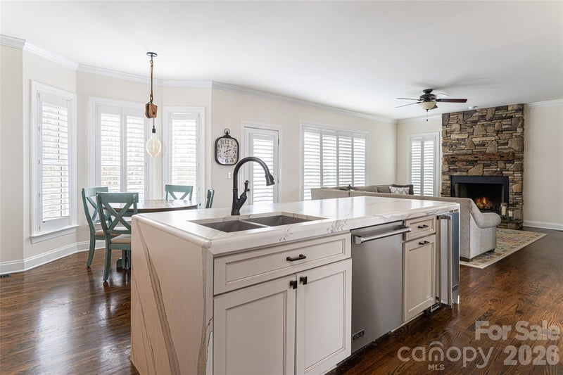 9 Rosebay Ln, Asheville, NC 28803