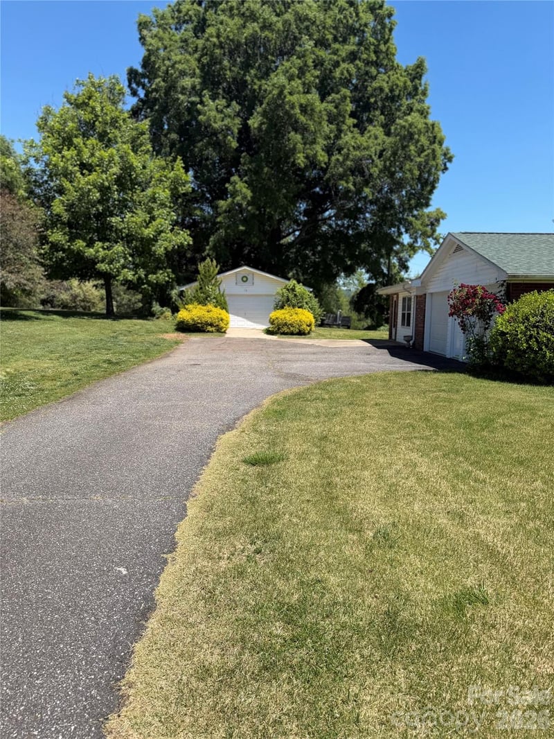 76 Eastview Ct, Taylorsville, NC 28681