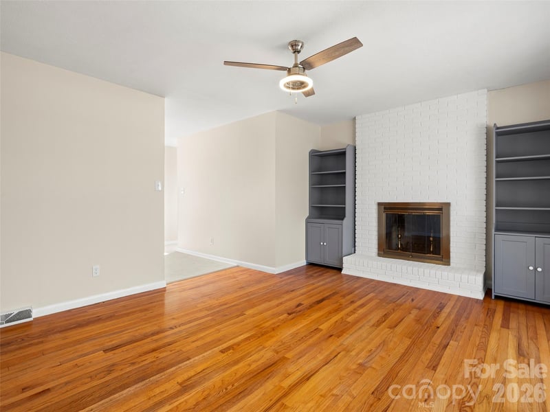 76 Maple Springs Rd, Asheville, NC 28805