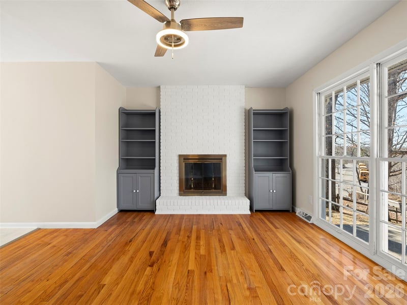 76 Maple Springs Rd, Asheville, NC 28805