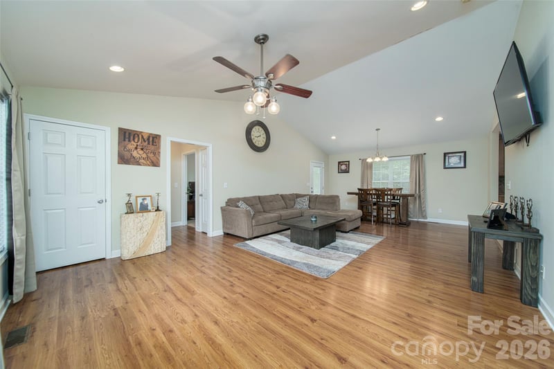 119 Bluff Ct, Statesville, NC 28625