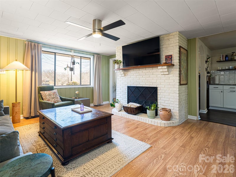 44 Presbyterian Church Rd, Mills River, NC 28759