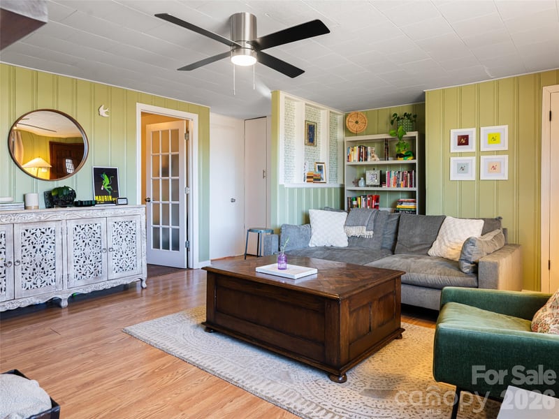 44 Presbyterian Church Rd, Mills River, NC 28759