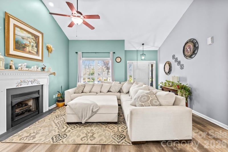 105 Laura Ct, Cherryville, NC 28021