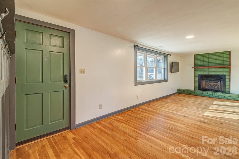 268 Longs Chapel Rd, Weaverville, NC 28787