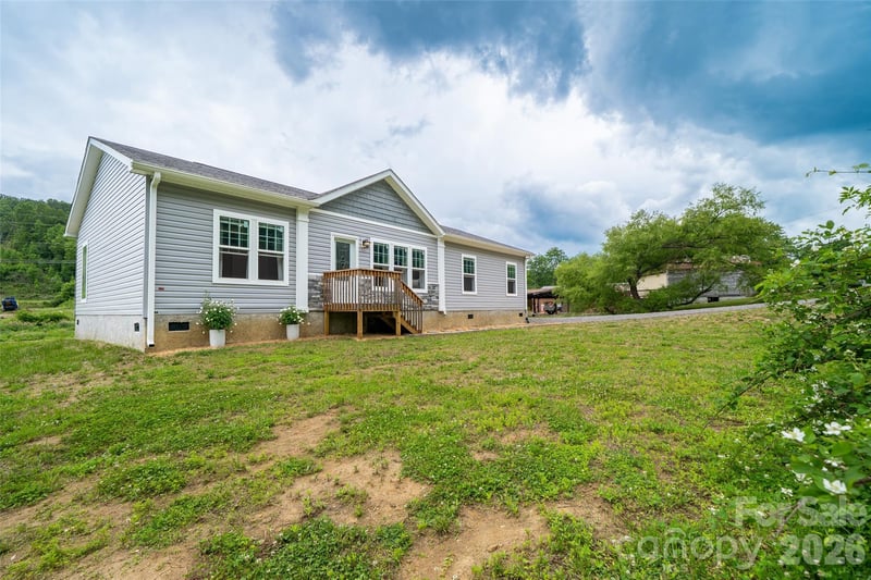306 Burnsville School Rd, Burnsville, NC 28714
