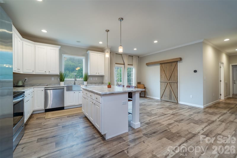 306 Burnsville School Rd, Burnsville, NC 28714