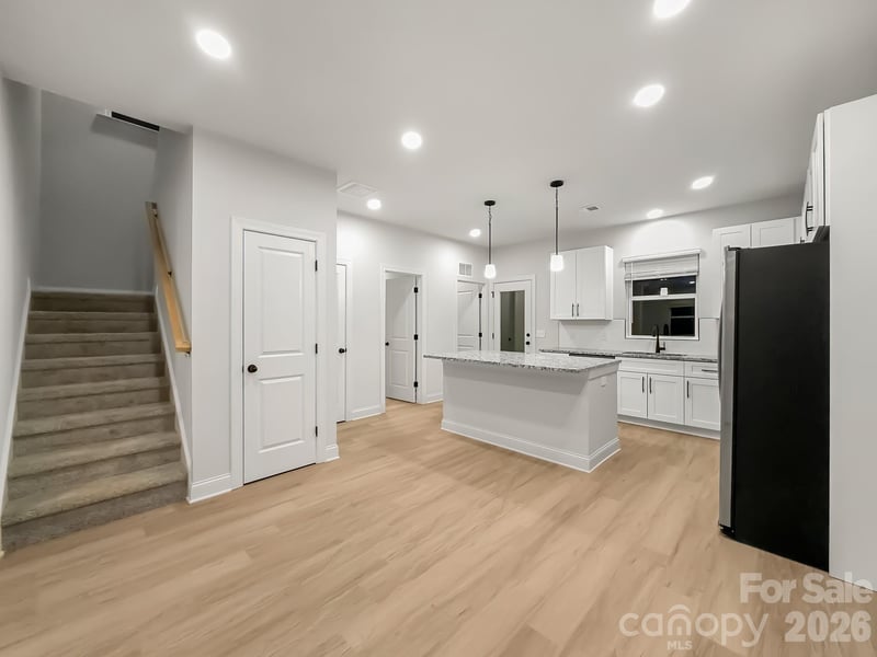 1566 7th Avenue Dr, Hickory, NC 28602