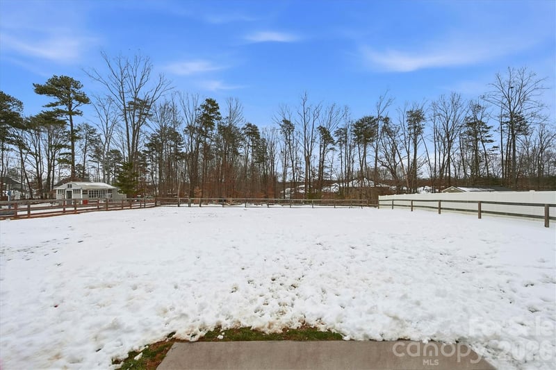 136 Mountain Island Dr, Statesville, NC 28677