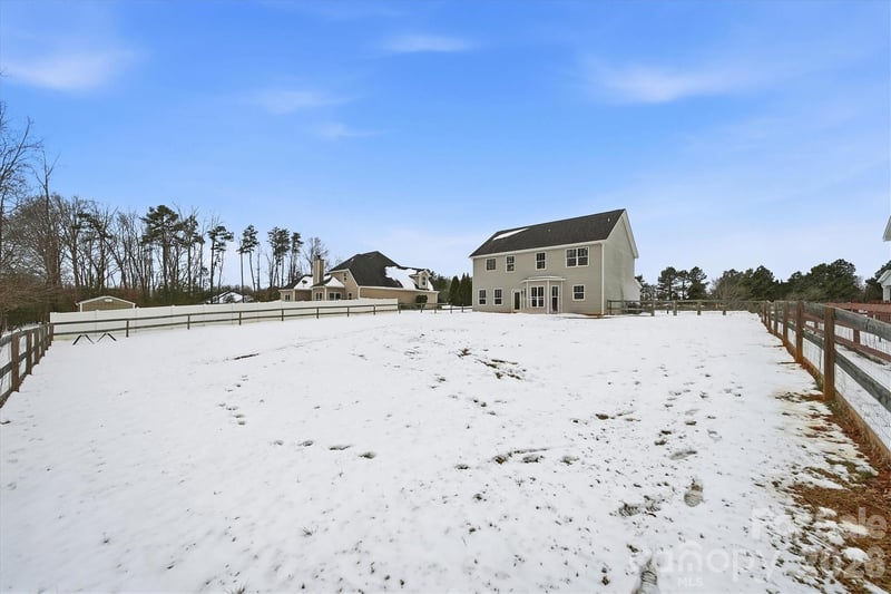 136 Mountain Island Dr, Statesville, NC 28677