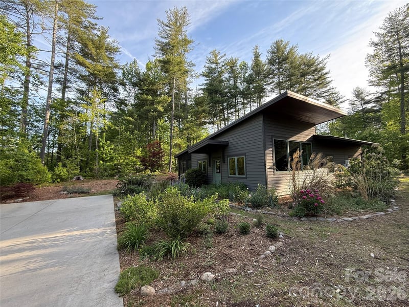858 Mills Gap Rd, Fletcher, NC 28732