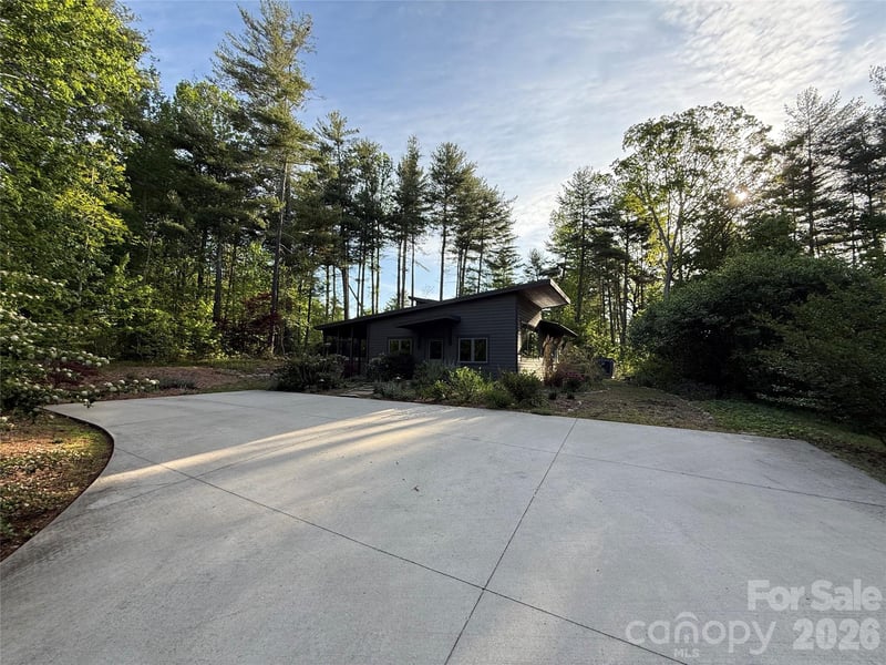 858 Mills Gap Rd, Fletcher, NC 28732