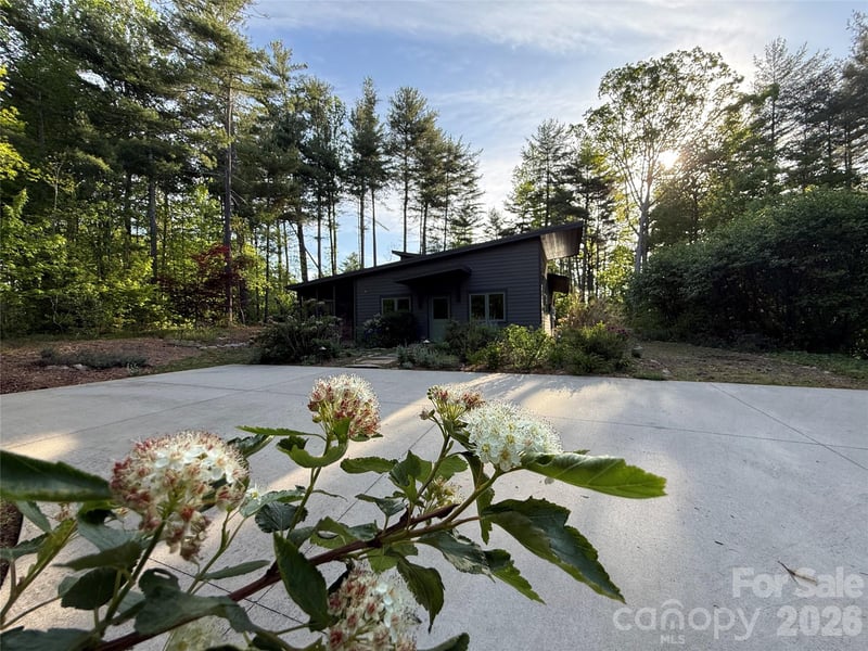 858 Mills Gap Rd, Fletcher, NC 28732