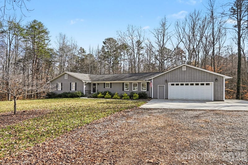 3170 Asbury Church Rd, Lincolnton, NC 28092