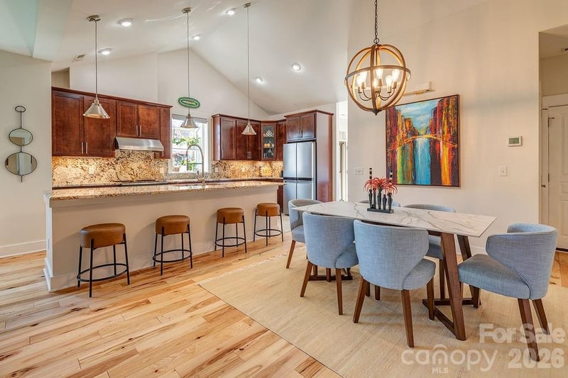 16 Holland Mountain Vw, Asheville, NC 28804