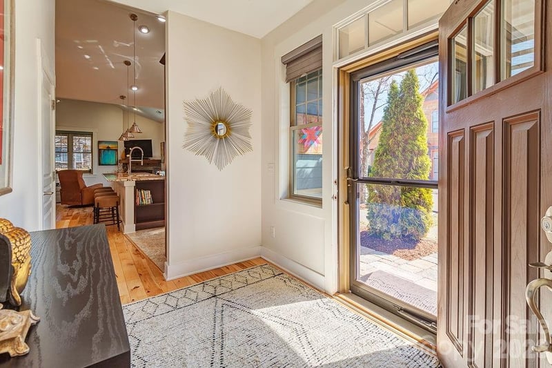 16 Holland Mountain Vw, Asheville, NC 28804