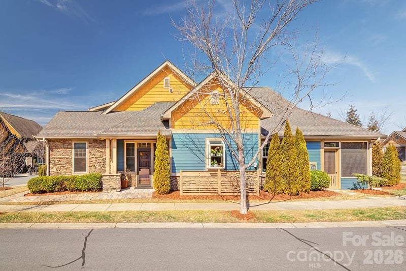 16 Holland Mountain Vw, Asheville, NC 28804