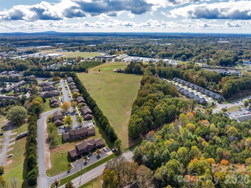 406 Rock Barn Rd, Conover, NC 28613