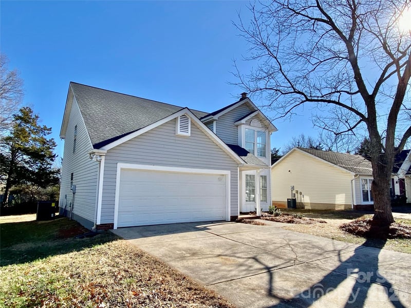 9428 White Cedar Ct, Charlotte, NC 28213
