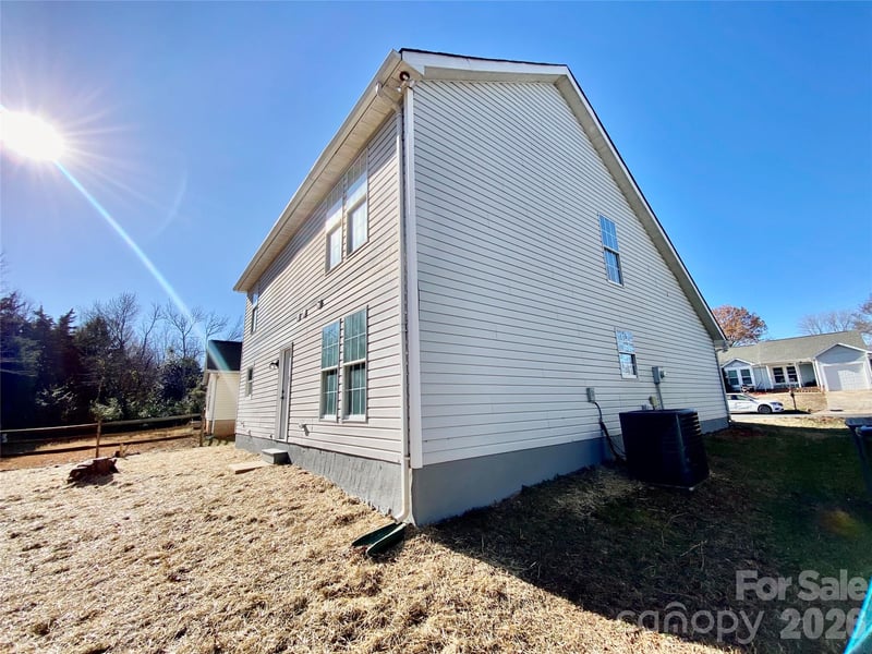 9428 White Cedar Ct, Charlotte, NC 28213