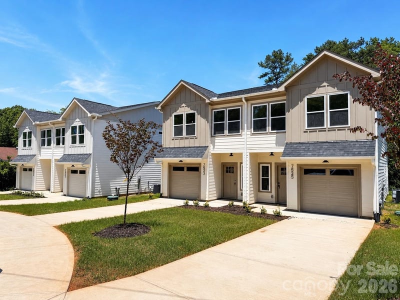 7519752175237525 Lawyers Rd, Charlotte, NC 28227